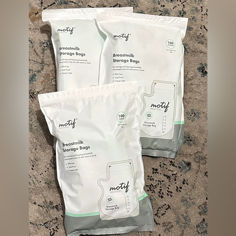 Motif breast milk storage bags 100ct.